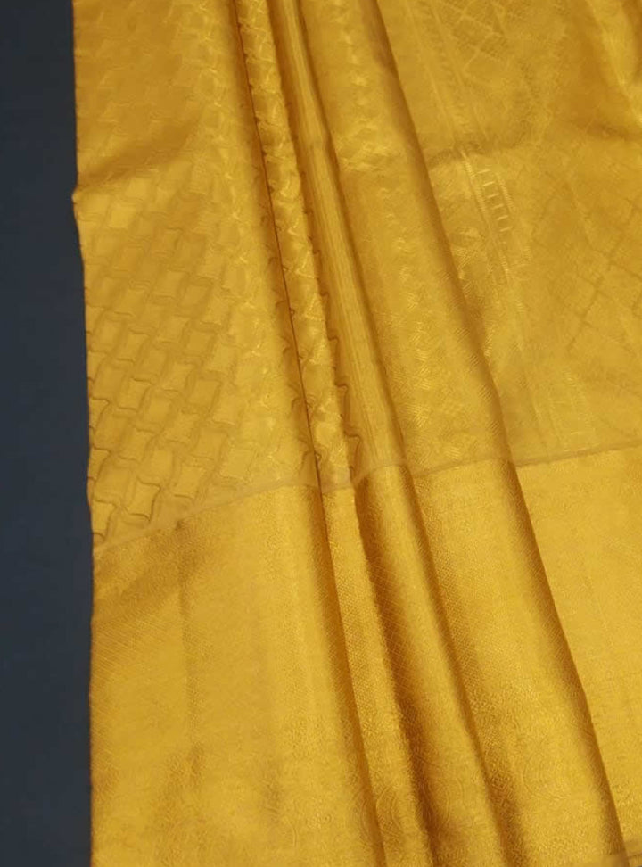 Varnam - Golden Kanchipuram Bridal Handloom Silk Saree